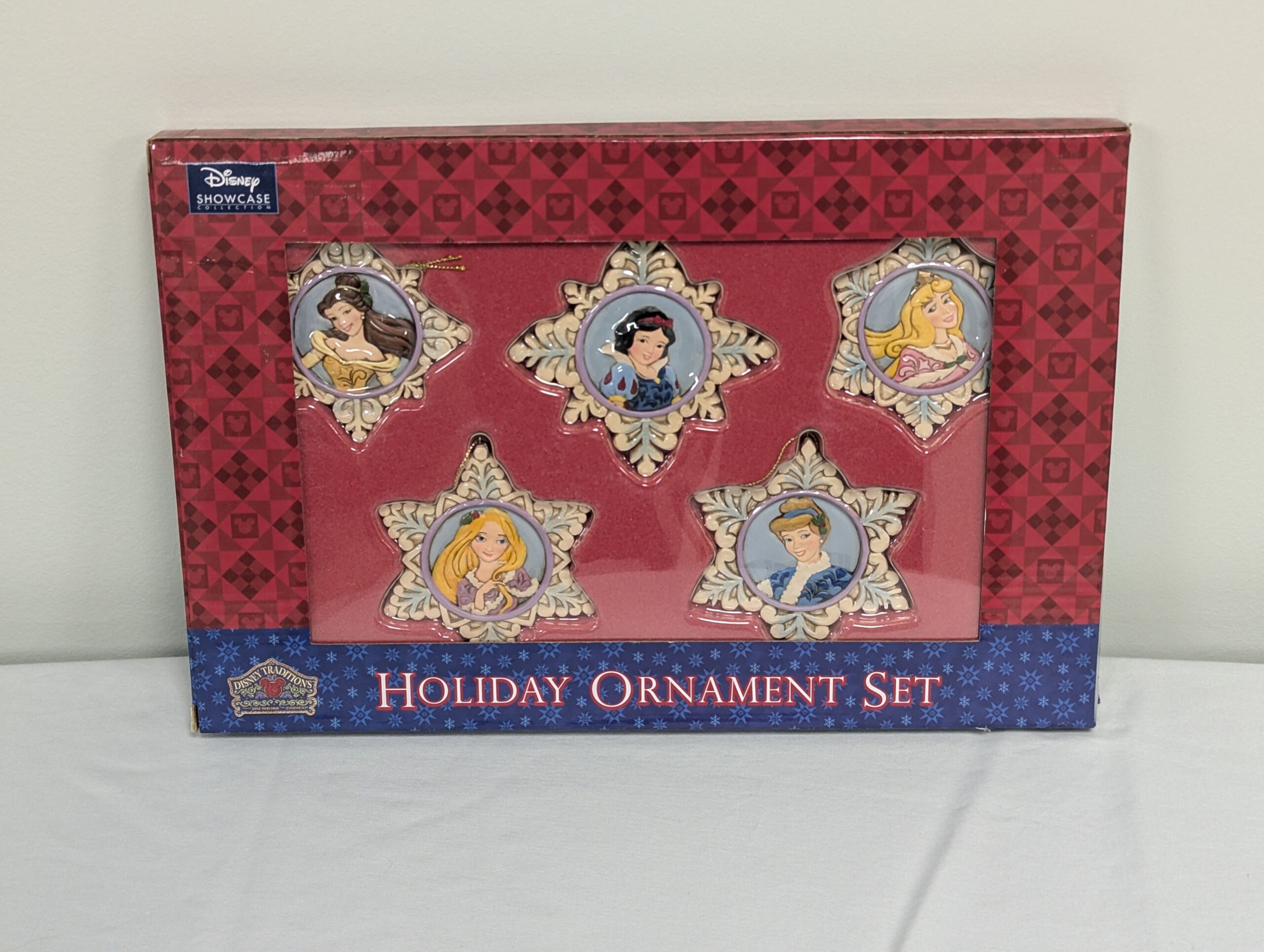 035 - Disney Holiday Snowflake Ornament Set
