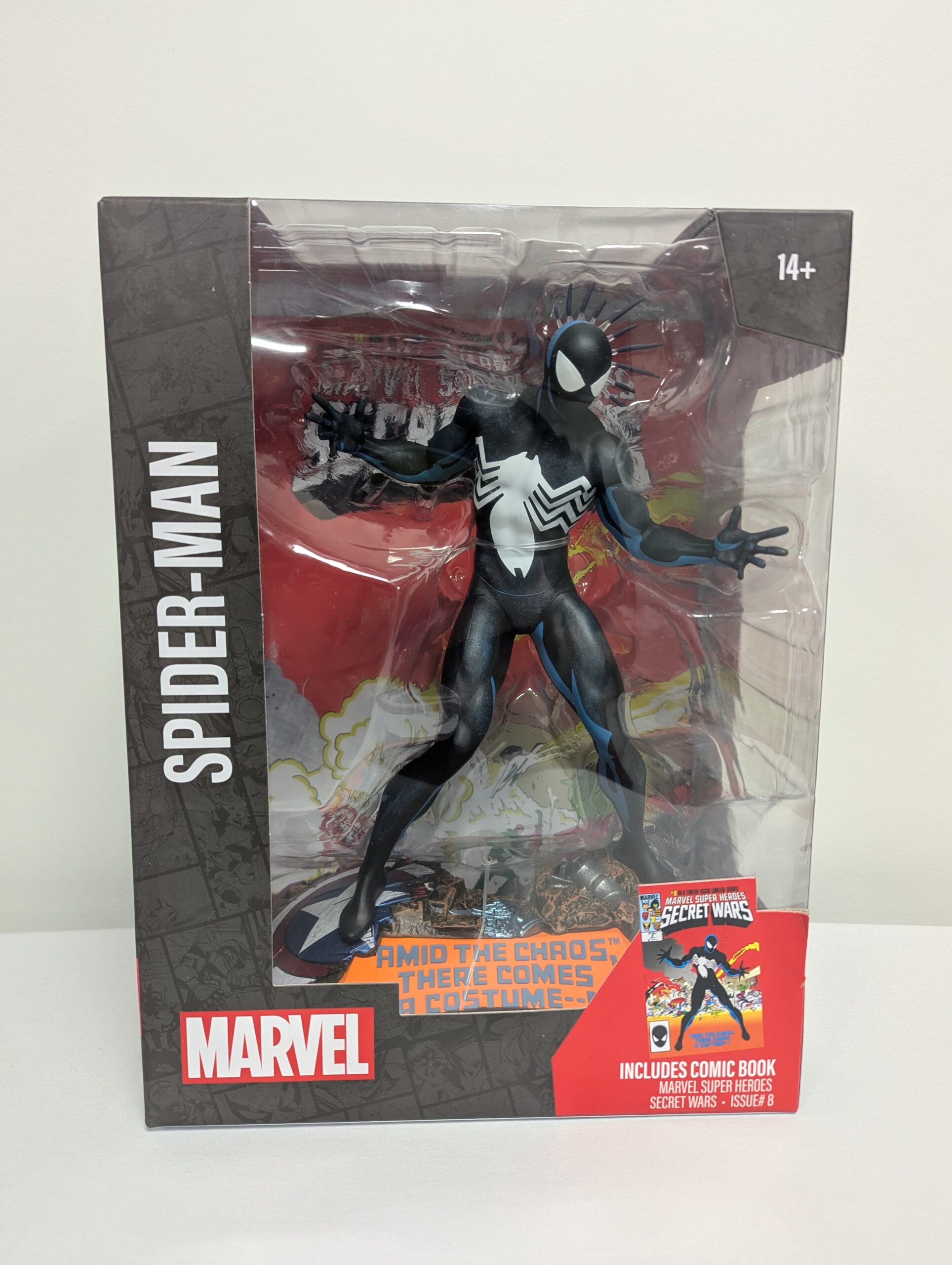 066 - Spiderman Secret Wars McFarlane Statue - with Secret Wars Issue #8